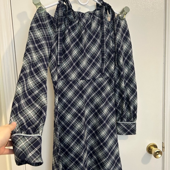💙Vintage Cold-Shoulder Navy Plaid Midi Dress with Long Sleeves Like New size S - Picture 7 of 14